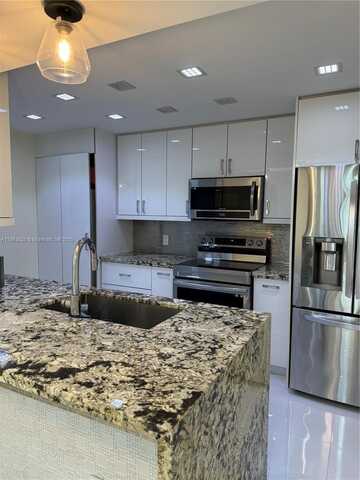 10024 Winding Lake Rd, Sunrise, FL 33351