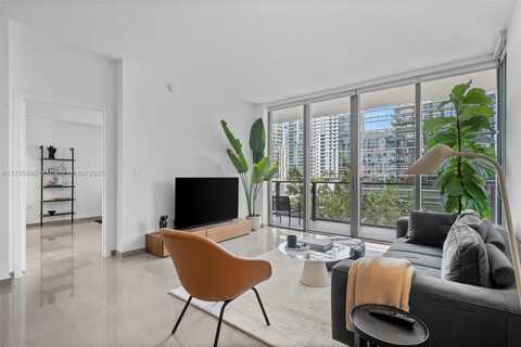 88 SW 7th St, Miami, FL 33130