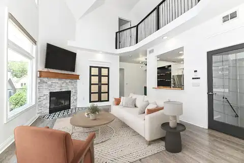 118 W Reservoir Ave, Milwaukee, WI 53212