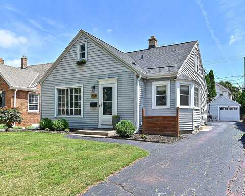 2508 N 62nd St, Wauwatosa, WI 53213