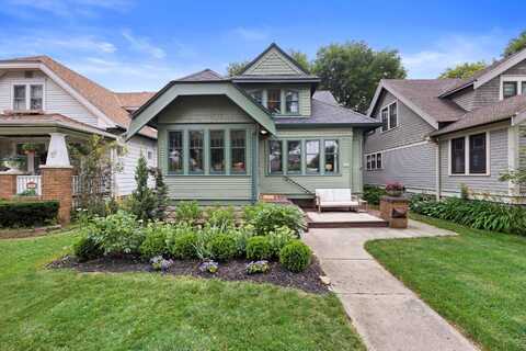 4462 N Morris Blvd, Shorewood, WI 53211