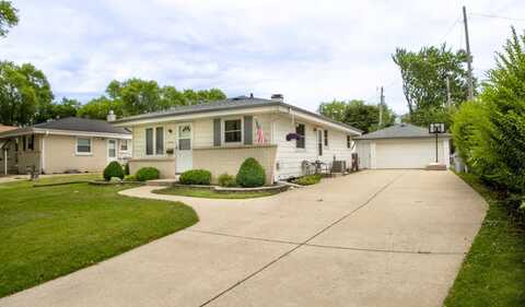 10516 W Stark St, Milwaukee, WI 53225