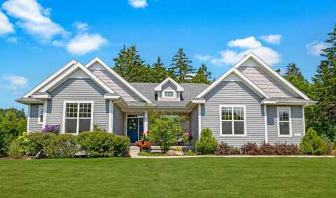 10770 N Firefly Ct, Mequon, WI 53097