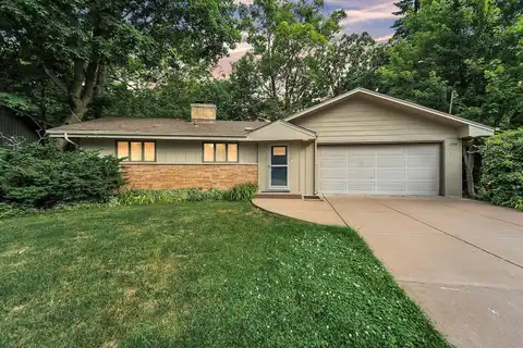 1524 Spring Valley Dr, Racine, WI 53405