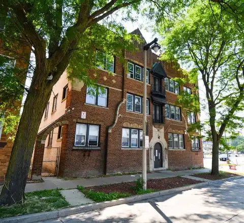 2613 W Capitol Dr, Milwaukee, WI 53206