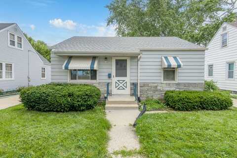 2128 S 90th St, West Allis, WI 53227