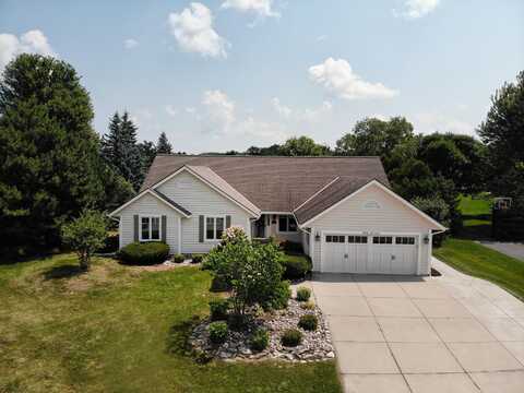 W151n7546 Wood View Dr, Menomonee Falls, WI 53051
