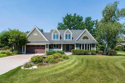 875 Foxglove Ct, Brookfield, WI 53045