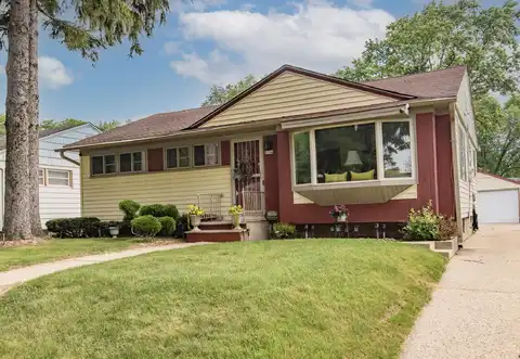 8164 W Muriel Pl, Milwaukee, WI 53218