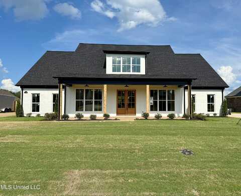 1794 Bakersfield Way, Nesbit, MS 38651