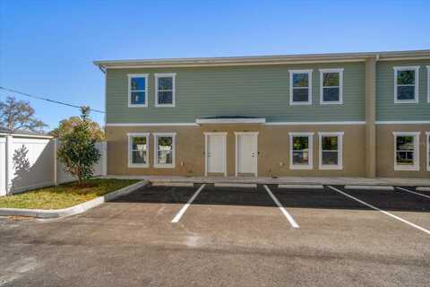 8411 DAVES HOMES PLACE, TAMPA, FL 33614