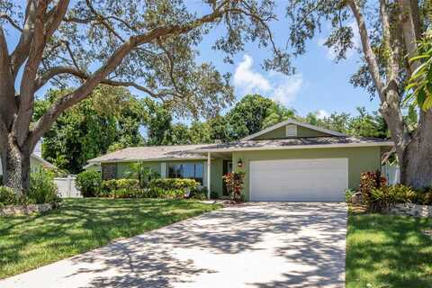 8135 BAYSHORE DRIVE, SEMINOLE, FL 33776