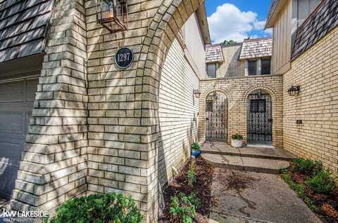 1297 Oakwood, Rochester Hills, MI 48307