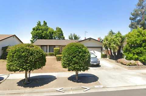 490 South CT, DIXON, CA 95620