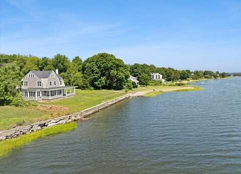 1366 Gardners Neck Rd, Swansea, MA 02777