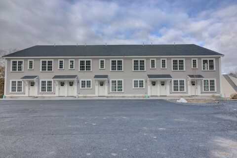 89 W Main St, Northborough, MA 01532