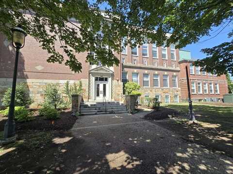 130 Beach St, Quincy, MA 02170