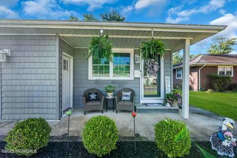 97 Fort De France Avenue, Toms River, NJ 08757