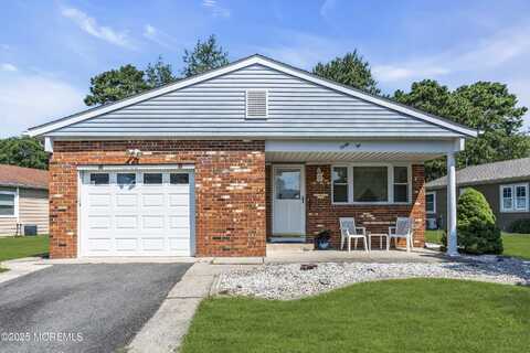 32 Paradise Boulevard, Toms River, NJ 08757