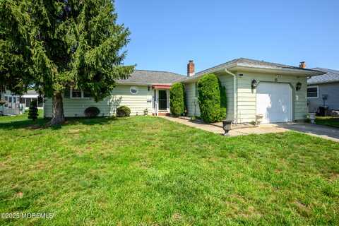 16 Pavilion Street, Toms River, NJ 08757