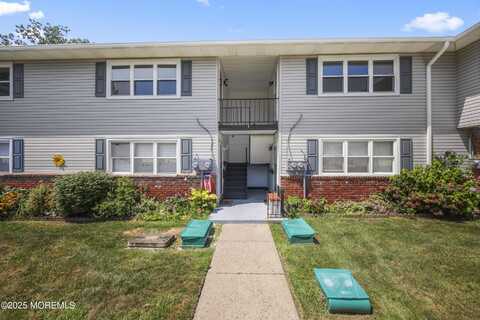 6 Indiana Court, Matawan, NJ 07747