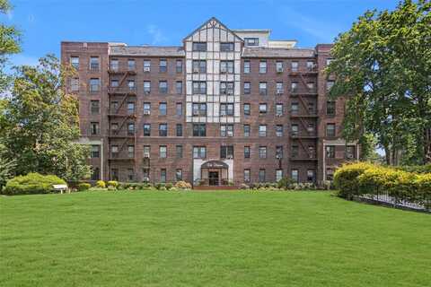 37 Brompton Road, Great Neck, NY 11022