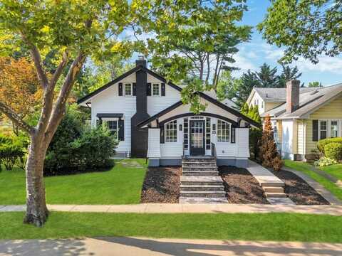 15 Superior Road, Floral Park, NY 11001