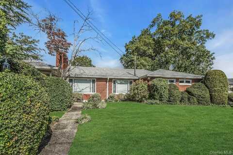 260 Oakridge Lane, Albertson, NY 11507
