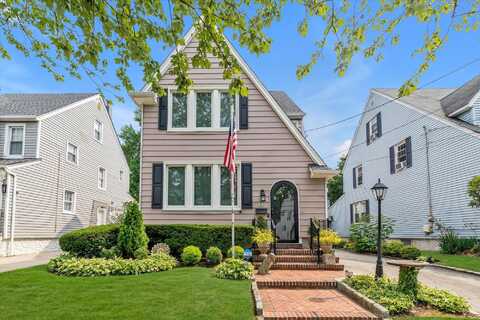 33 Carstairs Road, Valley Stream, NY 11581