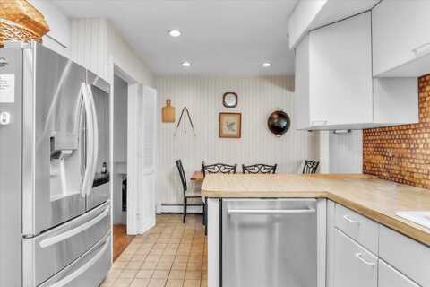 6 Robin Hill Road, Great Neck, NY 11024