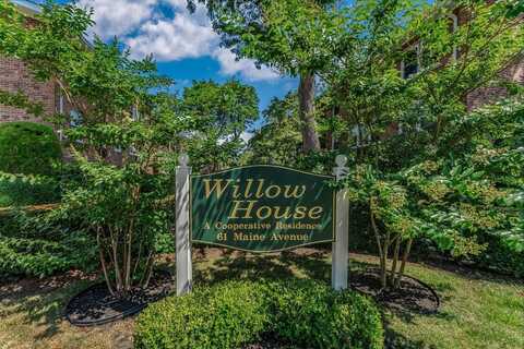 61 Maine Avenue, Rockville Centre, NY 11570