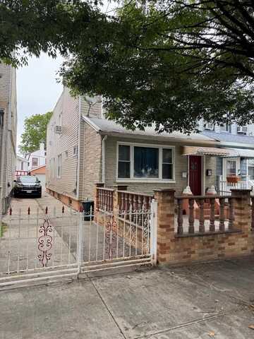 9041 185th Street, Hollis, NY 11423