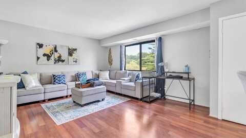 224 Pointe Circle N, Coram, NY 11727