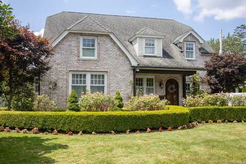 70 Benson Avenue, Sayville, NY 11782