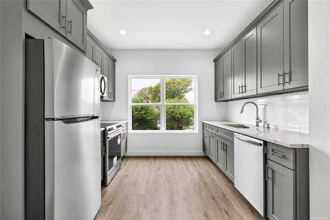 533 Greenwich Street, Hempstead, NY 11550