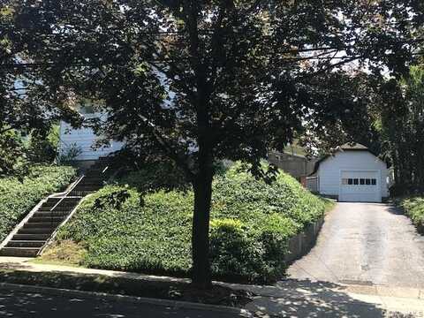 52 Nassau Road, Great Neck, NY 11021