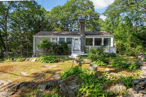 7 Rocky Knoll Road, Cape Elizabeth, ME 04107