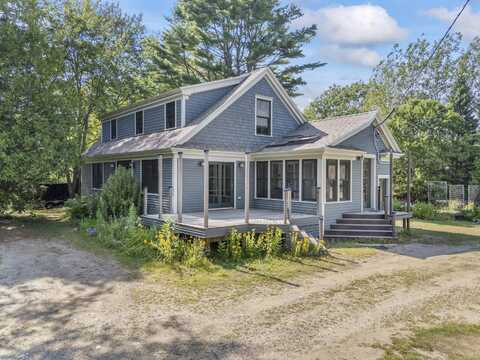 84 Pleasant Hill Road, Brunswick, ME 04011