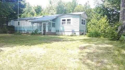 9 Oak Street, Jay, ME 04239