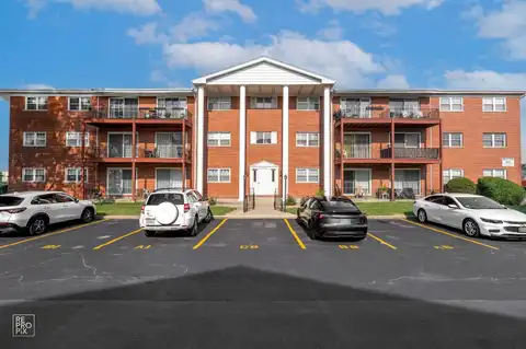 6135 W 94th Street, Oak Lawn, IL 60453