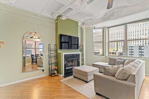 500 S Clinton Street, Chicago, IL 60607