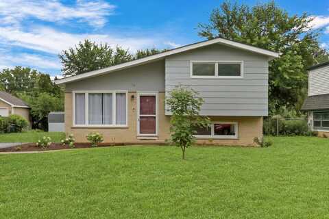 65 Hickory Drive, Lindenhurst, IL 60046