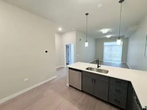 464 Glenwood Avenue, Glen Ellyn, IL 60137