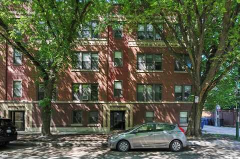 1520 W Belle Plaine Avenue, Chicago, IL 60613