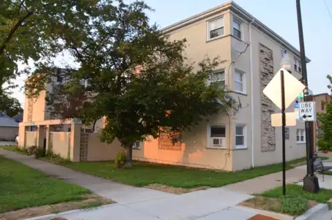 5858 W Addison Street, Chicago, IL 60634