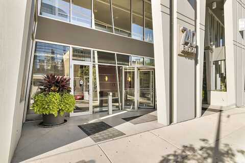 740 W FULTON Street, Chicago, IL 60661