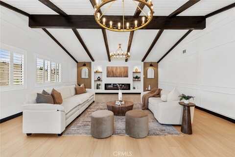 14621 Chalet Lane, Huntington Beach, CA 92647