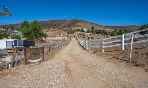 9555 Hierba Road 1/2, Agua Dulce, CA 91390