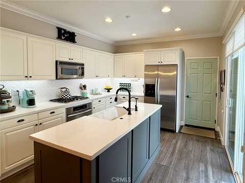 65 Orange Blossom Circle, Ladera Ranch, CA 92694