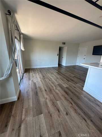 5403 Newcastle Avenue, Encino, CA 91316